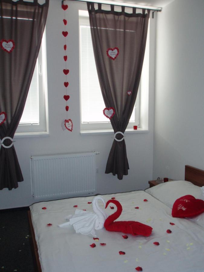Bed and Breakfast Salur Nové Zámky Zewnętrze zdjęcie